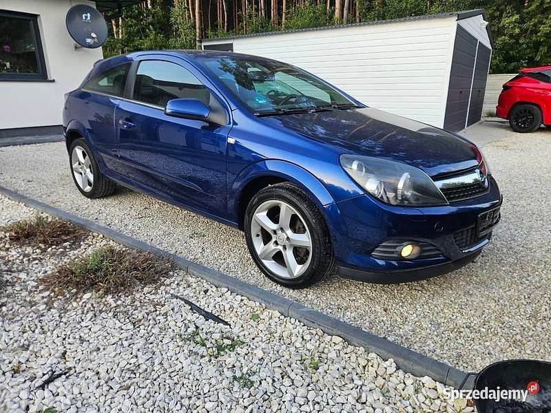 Granatowy Używany 2010 Opel Astra GTC Coupe | 14 500 zł (Dobra cena) - Obraz 1/4