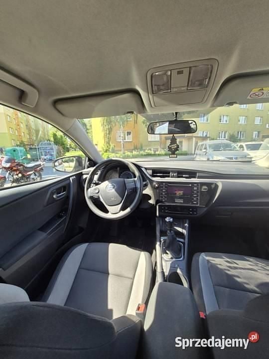 Używany Toyota Auris 132 KM (97 kW) 2018 Brązowy Kombi