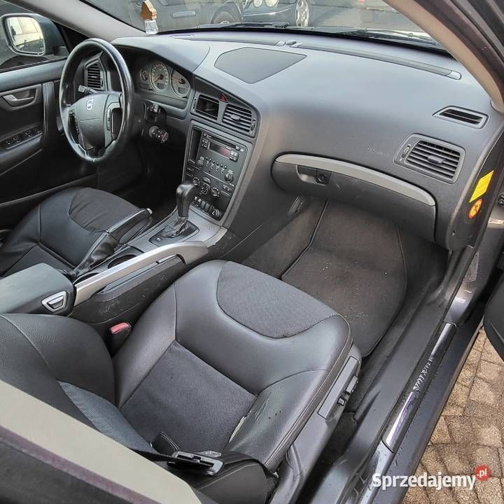 Używany Volvo XC70 Momentum 2005 Grafitowy SUV