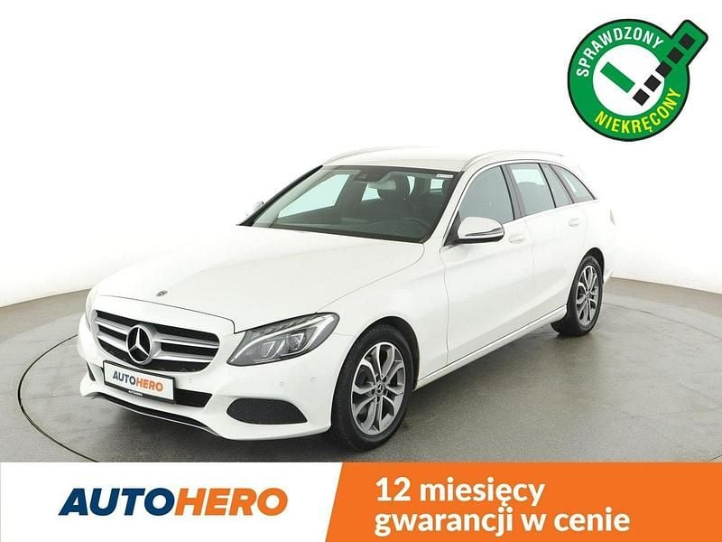 Biały Używany 2017 Mercedes 200 SUV | 66 700 zł - Obraz 1/3