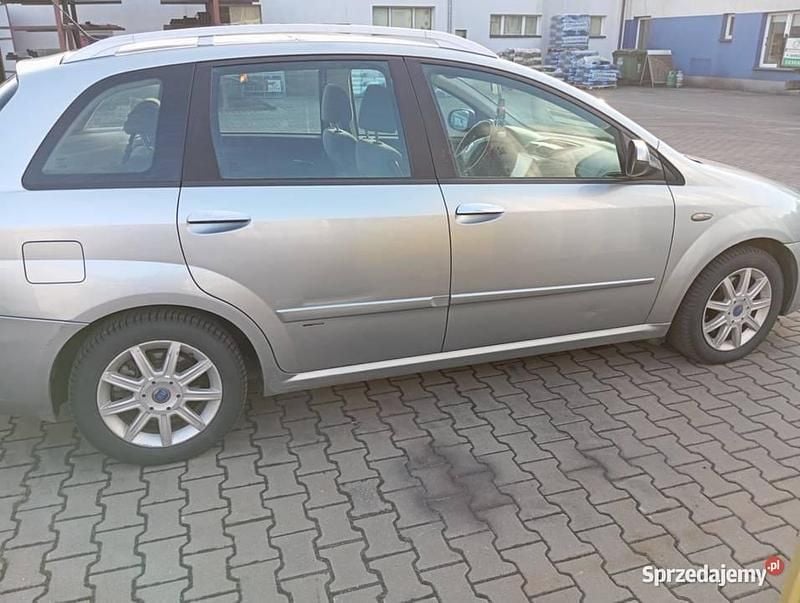 Używany Fiat Croma 150 KM (110 kW) 2006 Srebrny Kombi