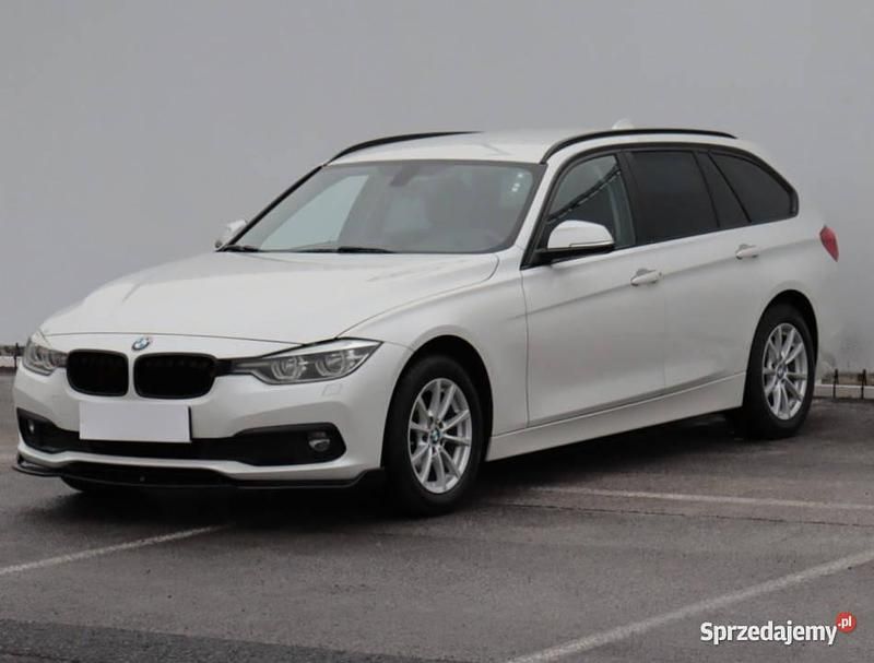 Używany BMW 320 190 KM (139 kW) 2019 Biały Kombi