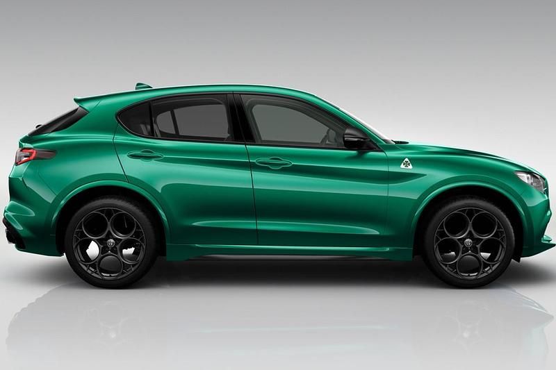Nowe Alfa Romeo Stelvio Quadrifoglio 520 KM (382 kW) 2025 Lakier specjalny zielony  montreal green SUV
