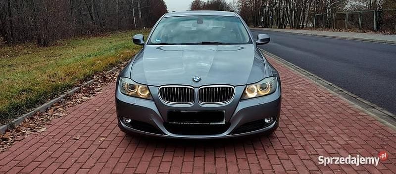 Szary Używany 2009 BMW 325 Sedan/Limuzyna | 30 950 zł (Uczciwa cena) - Obraz 1/4