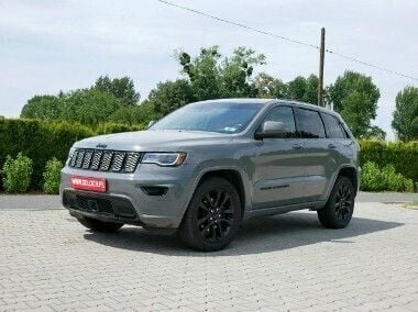 Szary Używany 2020 Jeep Grand Cherokee Laredo SUV | 113 900 zł (Dobra cena) - Obraz 1/4
