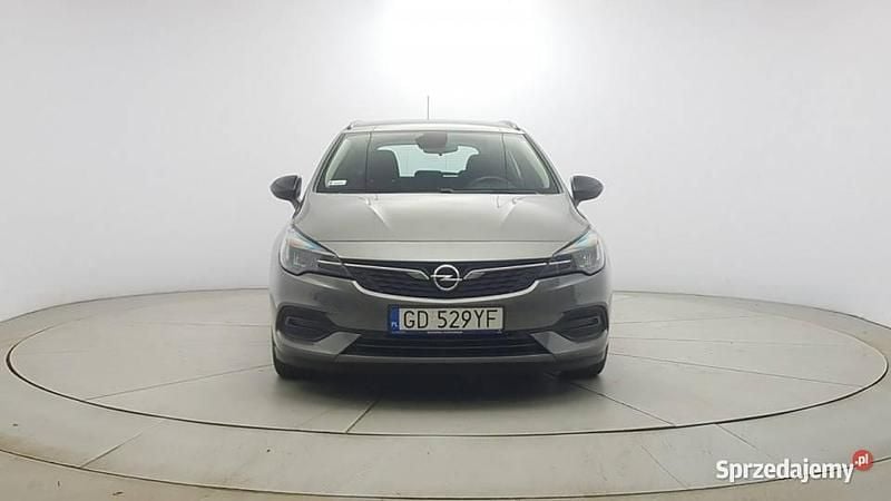 Szary (metalik) Używany 2021 Opel Astra Edition Kombi | 47 850 zł (Uczciwa cena) - Obraz 1/4