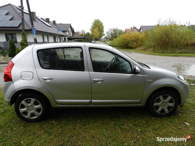 Używany Dacia Sandero 2011 Srebrny Hatchback