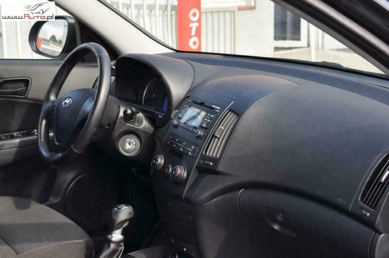 Używany Hyundai i30 109 KM (80 kW) 2011 Czarny (metalik) Hatchback