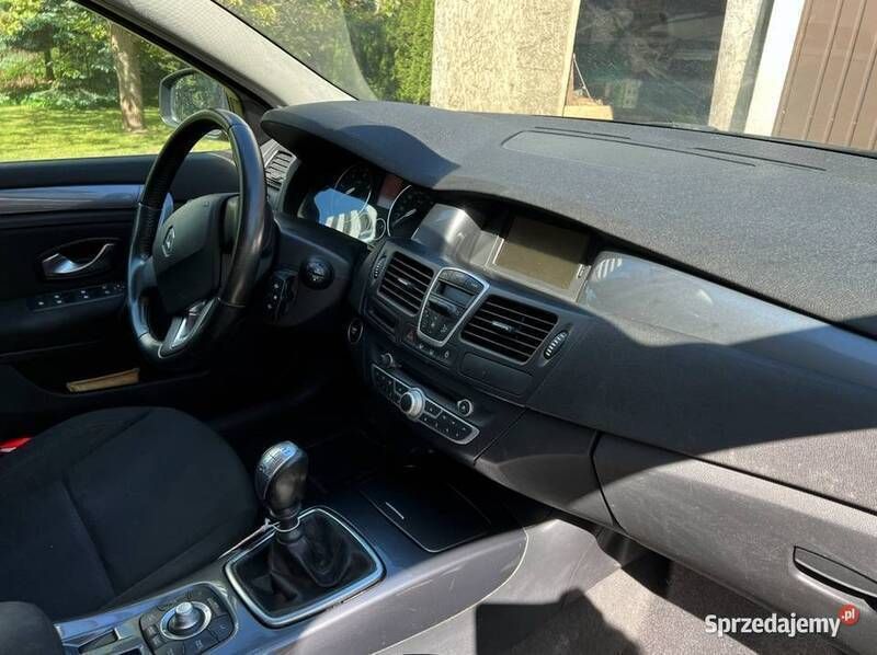 Używany Renault Laguna III 2010 Czarny Sedan/Limuzyna