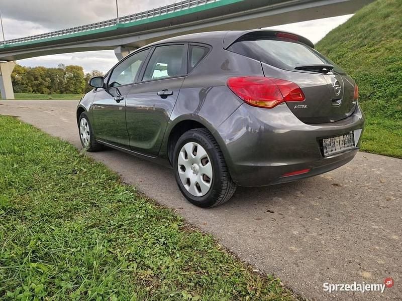 Używany Opel Astra 2010 Szary Hatchback