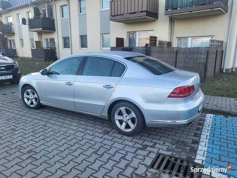 Srebrny Używany 2011 VW Passat Sedan/Limuzyna | 28 000 zł (Drogi) - Obraz 1/4