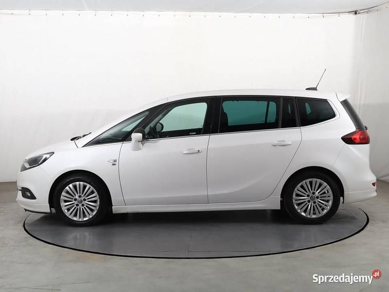 Używany Opel Zafira Tourer 200 KM (147 kW) 2017 Biały Minivan