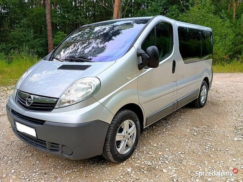 Srebrny Używany 2010 Opel Vivaro Van | 39 900 zł (Dość drogi) - Obraz 1/4