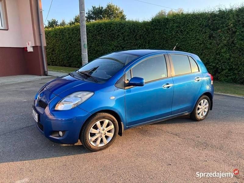 Niebieski Używany 2010 Toyota Yaris Sedan/Limuzyna | 16 800 zł (Dobra cena) - Obraz 1/4