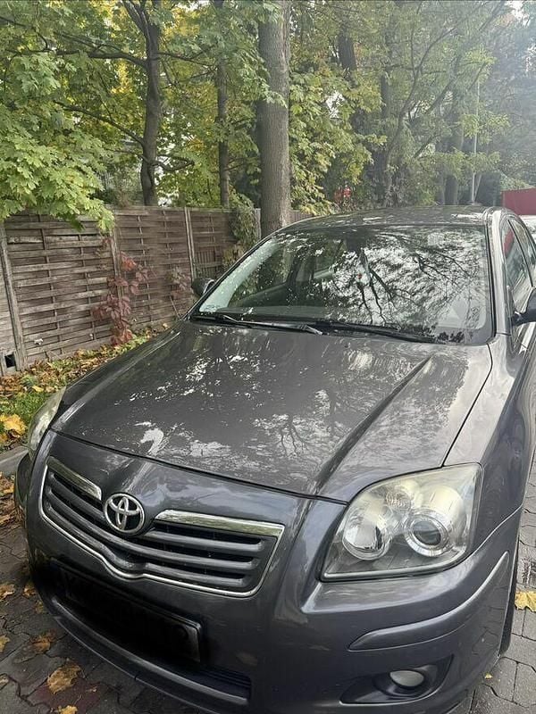 Szary Używany 2007 Toyota Avensis Sedan/Limuzyna | 10 300 zł (Uczciwa cena) - Obraz 1/4