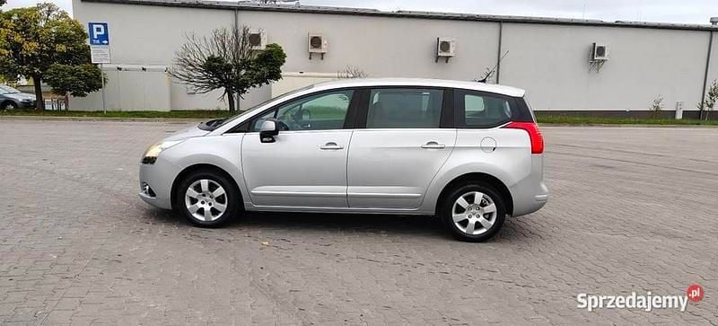 Srebrny Używany 2010 Peugeot 5008 Minivan | 16 900 zł (Dobra cena) - Obraz 1/4