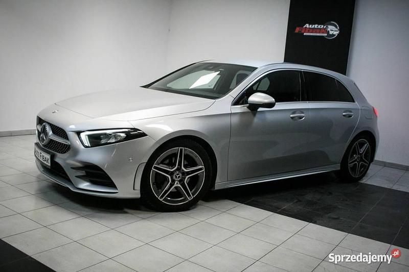 Srebrny Używany 2021 Mercedes A180 AMG Hatchback | 112 900 zł (Dość drogi) - Obraz 1/4