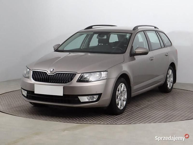 Używany Skoda Octavia 180 KM (132 kW) 2014 Beżowy Kombi