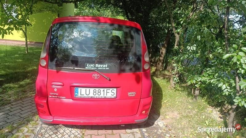 Czerwony Używany 2002 Toyota Yaris Verso Minivan | 4600 zł - Obraz 1/4