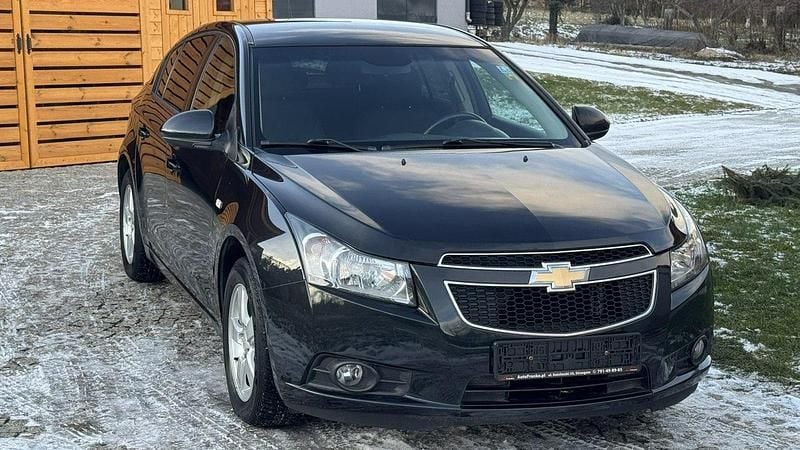 Używany Chevrolet Cruze 124 KM (91 kW) 2011 Czarny Hatchback