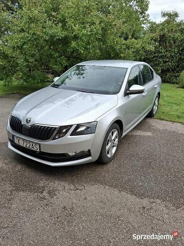 Srebrny Używany 2017 Skoda Octavia Hatchback | 35 500 zł (Uczciwa cena) - Obraz 1/4