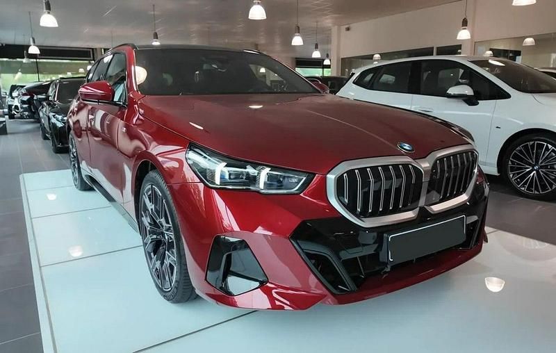 Czerwony Nowe 2024 BMW M550 Sedan/Limuzyna | 290 214 zł (Dość drogi) - Obraz 1/4