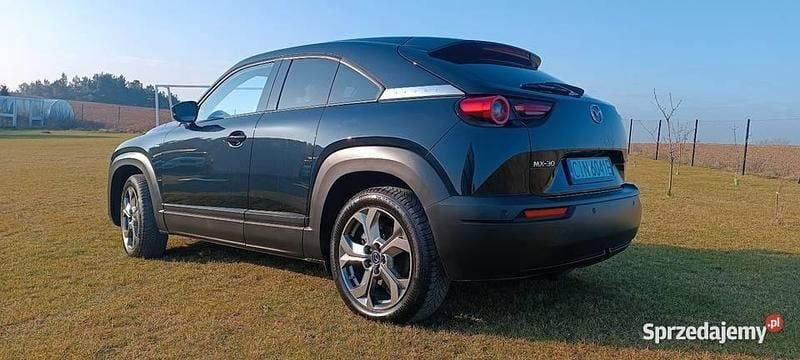 Używany Mazda MX30 Exclusive-Line 2024 Czarny SUV