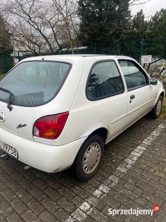 Biały Używany 1996 Ford Fiesta Ghia Hatchback | 5000 zł - Obraz 1/4