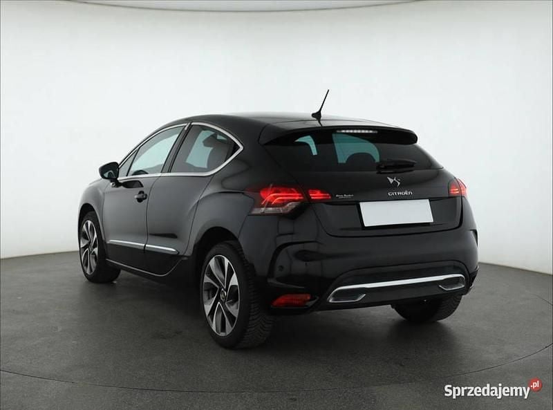 Używany Citroën DS4 120 KM (88 kW) 2011 Czarny Hatchback
