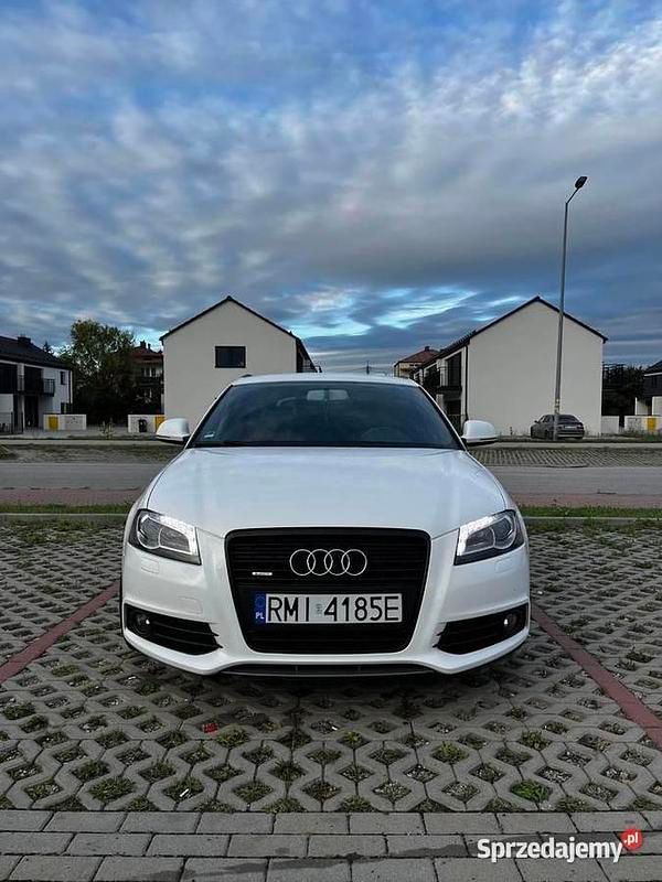 Biały Używany 2009 Audi A3 S-Line Hatchback | 36 500 zł (Drogi) - Obraz 1/4