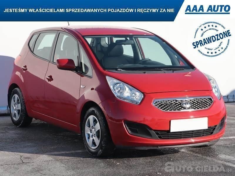 Używany Kia Venga 90 KM (66 kW) 2010 Czerwony Hatchback