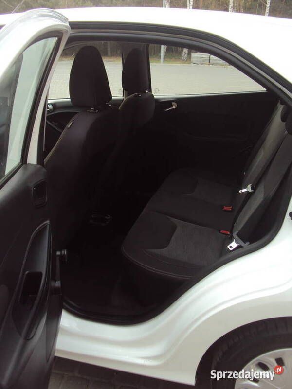 Używany Ford Ka Plus Trend 70 KM (51 kW) 2017 Biały Hatchback