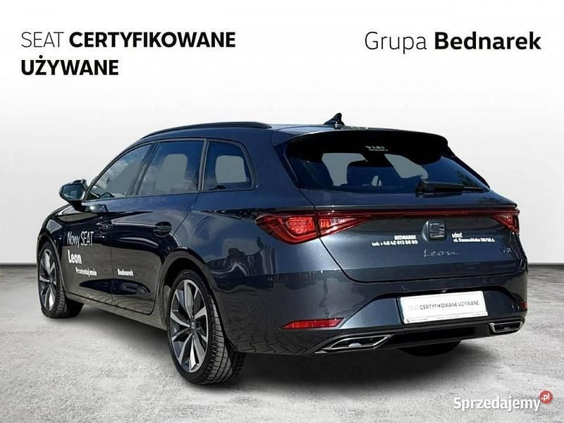 Używany Seat Leon 2024 Granatowy Kombi