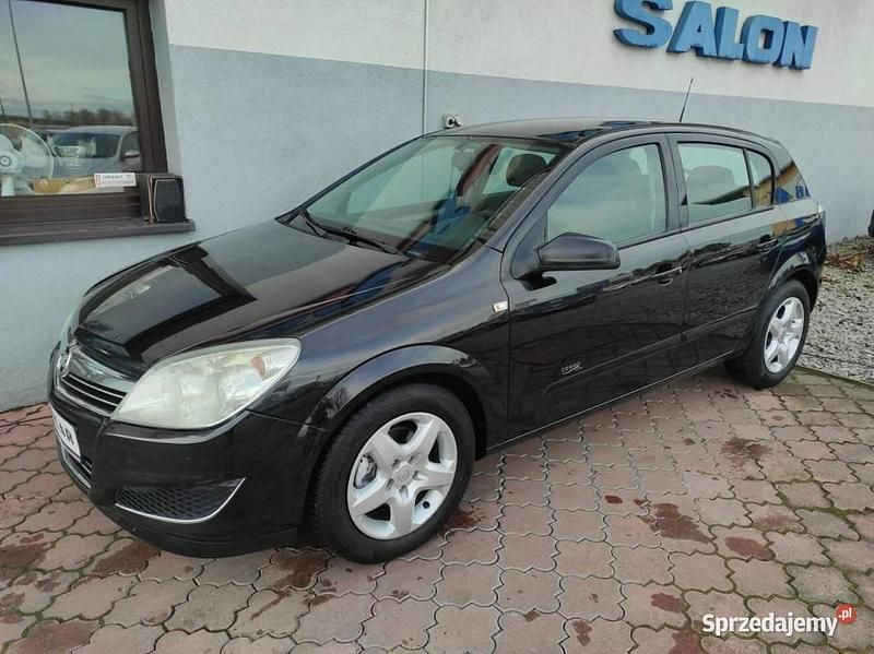 Czarny Używany 2008 Opel Astra Hatchback | 9400 zł (Uczciwa cena) - Obraz 1/4