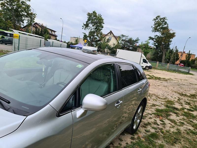 Używany Toyota Venza 2010 Srebrny SUV