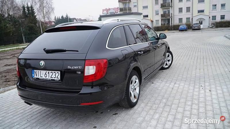 Używany Skoda Superb 2013 Czarny Kombi