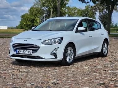 Biały Używany 2019 Ford Focus Trend Hatchback | 40 467 zł (Dobra cena) - Obraz 1/4