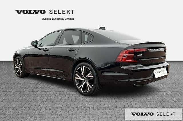 Używany Volvo S90 235 KM (172 kW) 2023 Czarny Sedan/Limuzyna