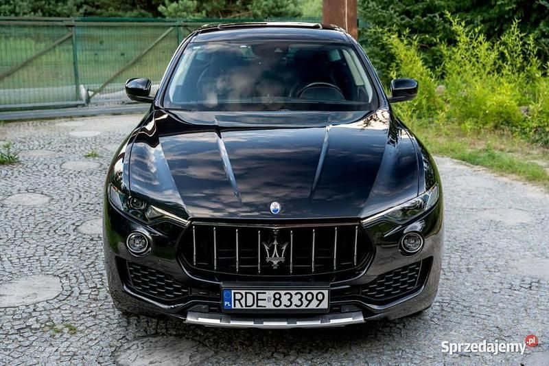 Używany Maserati Levante 275 KM (202 kW) 2017 Czarny (metalik) SUV