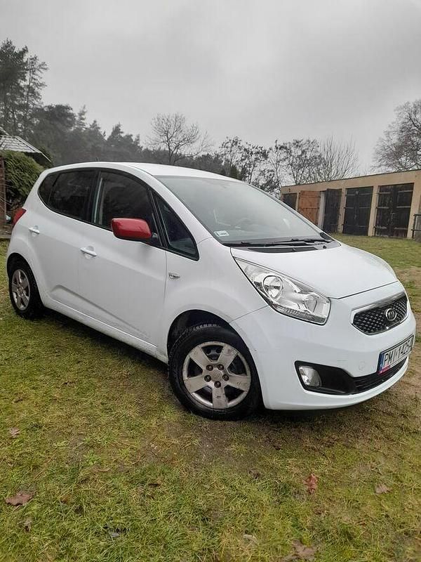 Biały Używany 2012 Kia Venga Hatchback | 26 500 zł (Uczciwa cena) - Obraz 1/3
