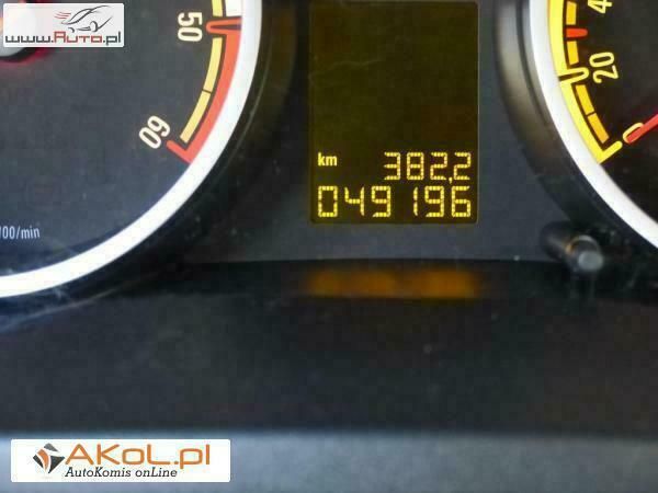 Używany Opel Corsa 95 KM (69 kW) 2012 Srebrny Hatchback