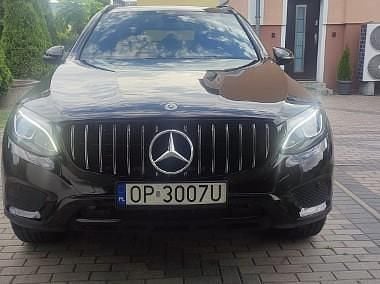 Używany Mercedes GLC300 245 KM (180 kW) 2019 Czarny SUV
