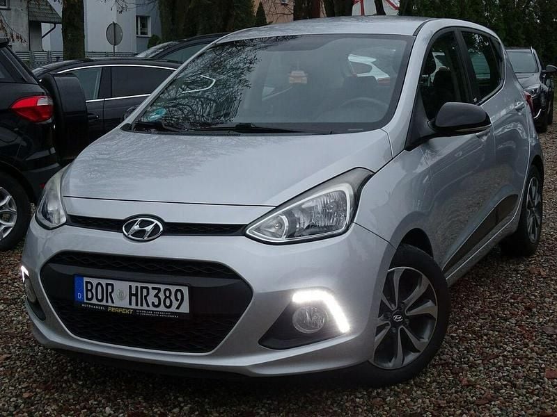 Używany Hyundai i10 66 KM (48 kW) 2015 Srebrny Hatchback