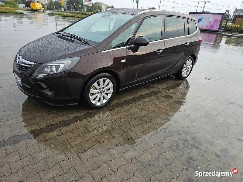Używany Opel Zafira 2013 Brązowy Minivan