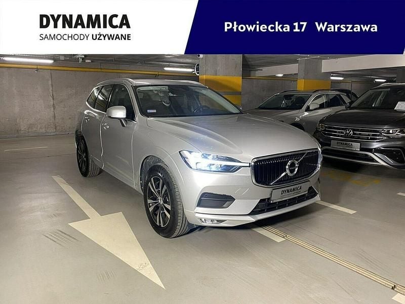 Srebrny (metalik) Używany 2021 Volvo XC60 Momentum SUV | 129 900 zł (Uczciwa cena) - Obraz 1/4