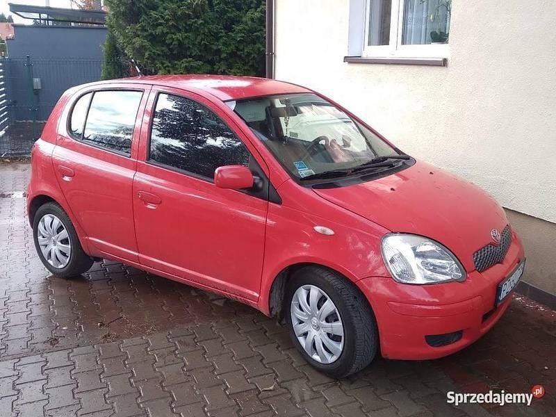Czerwony Używany 2005 Toyota Yaris Hatchback | 7800 zł (Uczciwa cena) - Obraz 1/3