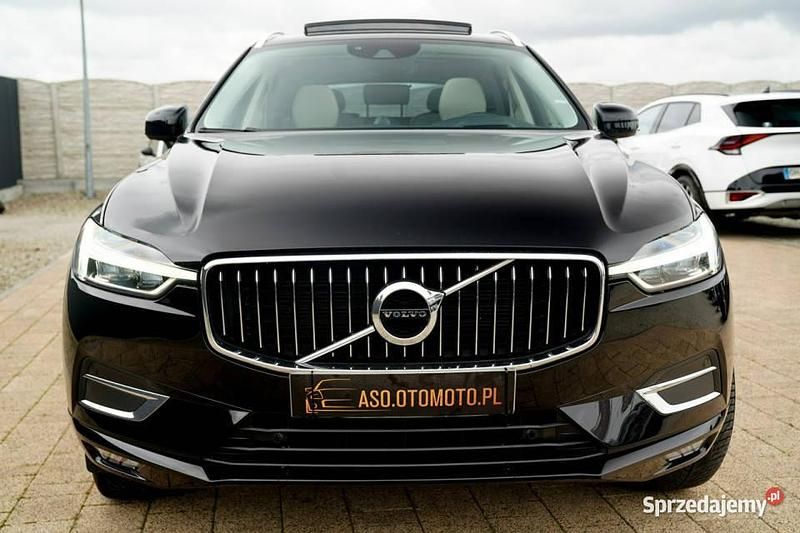 Czarny Używany 2021 Volvo XC60 Inscription SUV | 128 700 zł (Super Cena) - Obraz 1/4