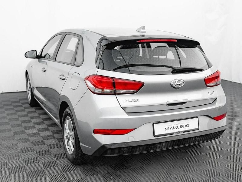 Używany Hyundai i30 110 KM (80 kW) 2022 Srebrny (metalik) Hatchback