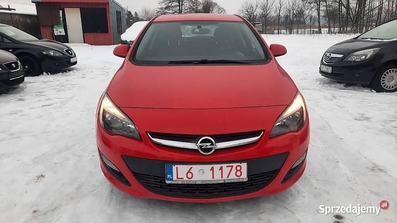 Czerwony Używany 2012 Opel Astra Hatchback | 13 900 zł (Super Cena) - Obraz 1/4