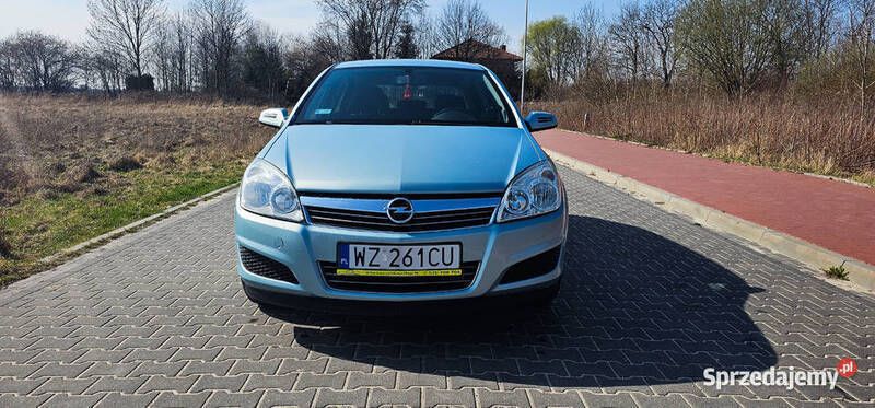 Niebieski Używany 2009 Opel Astra Hatchback | 11 900 zł (Uczciwa cena) - Obraz 1/4